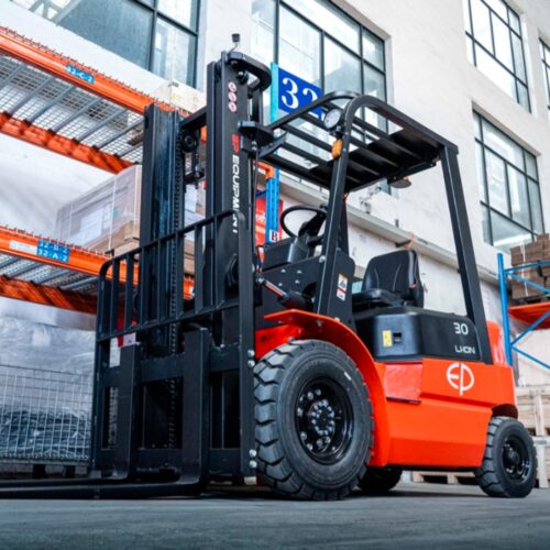 Xe nâng điện ngồi lái efl252
