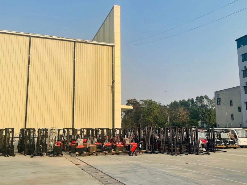 xe nâng trường phát